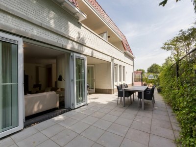 Apartment Spacious Apartment in Koudekerke with Terrace - Outdoor photo 2