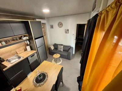 caravan TJ Escape - Mobile Home - Mobile Home With Hot Tub And Terrace - Features photo 12