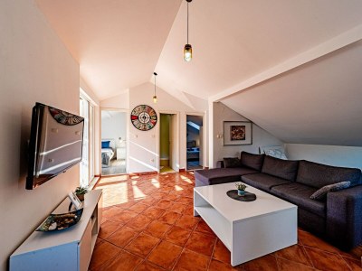 Apartment Holiday Home Island Gem - Five  Bedroom Apartment in Korčula - Apartment