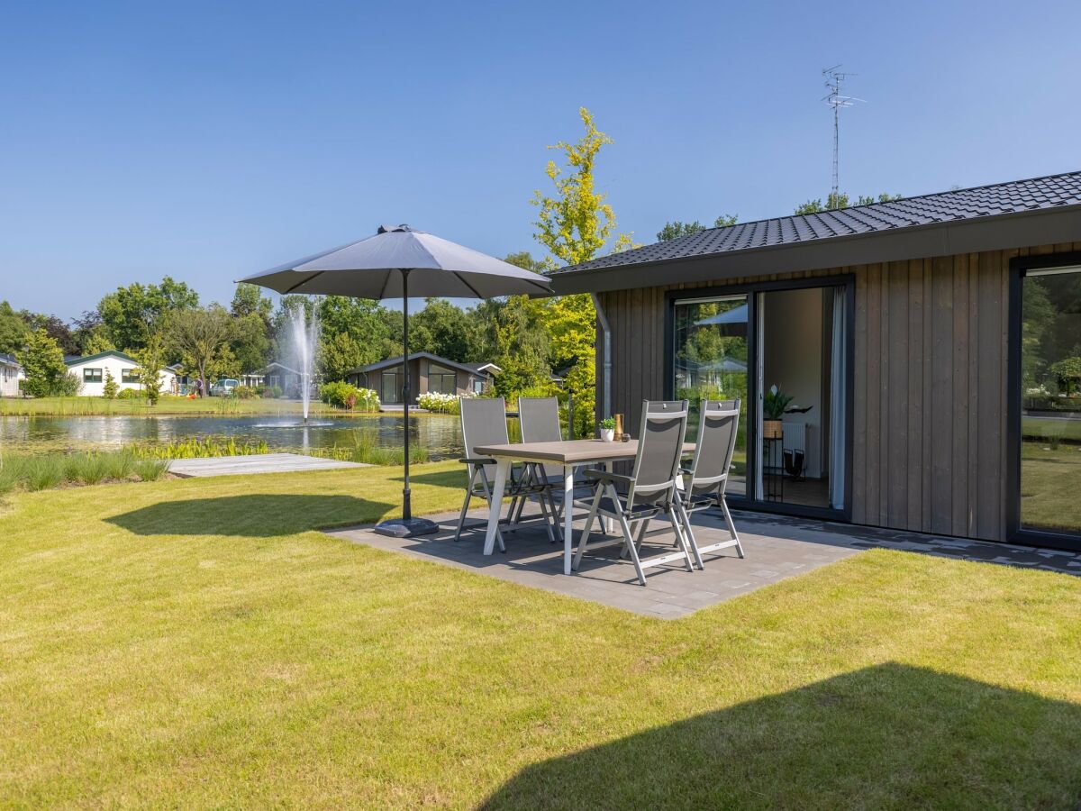 Holiday park Chalet by Pond in Eindhoven Holiday Park - Outdoor photo 4