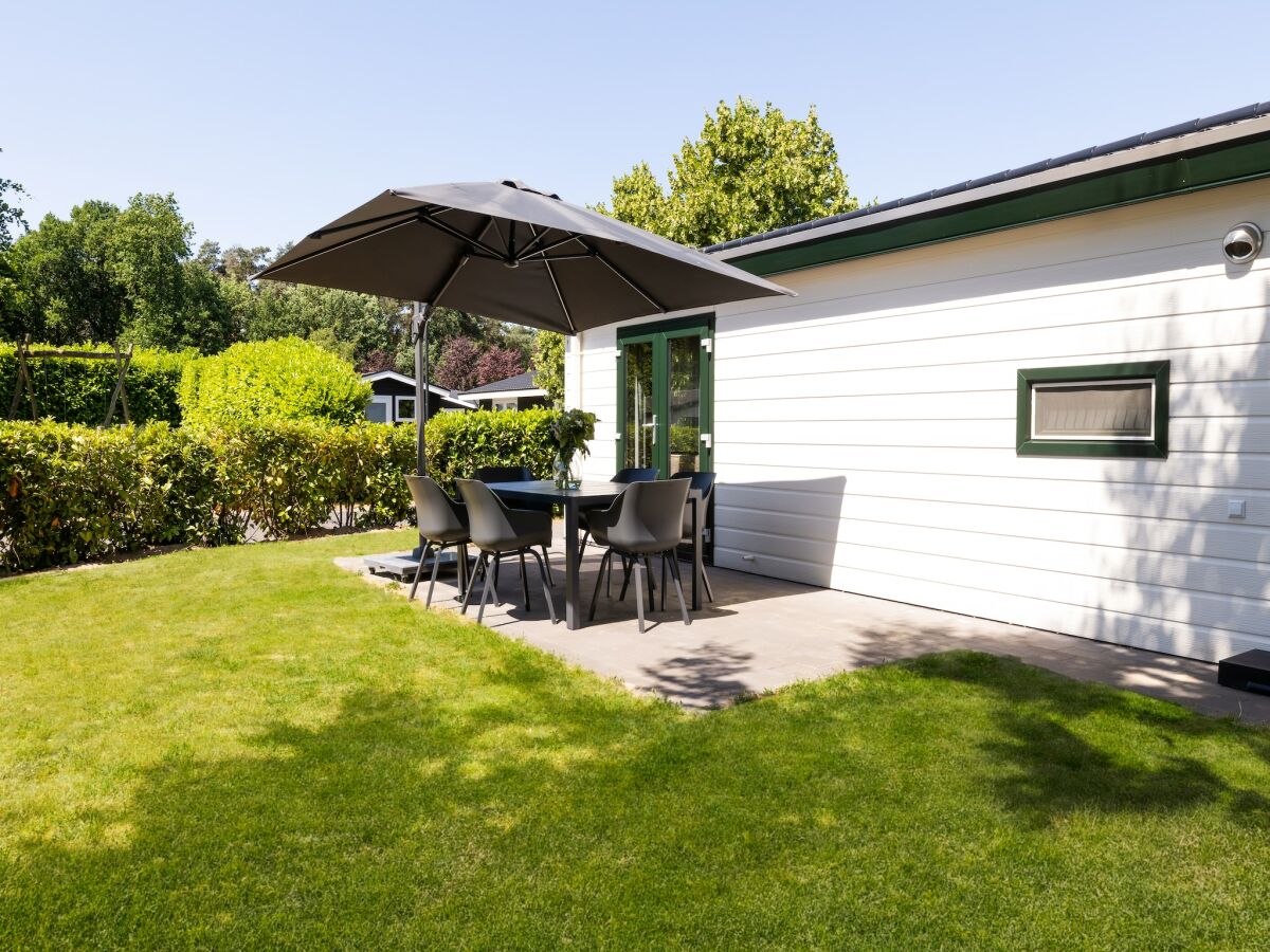 Holiday park Chalet in Brabant with Spacious Garden - Outdoor photo 3