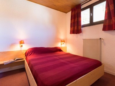 Apartment Slope-Side Stay with Balcony - Features photo 9