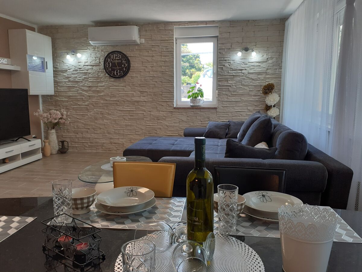 Apartment Three bedroom apartment with terrace Malinska, Krk A-19304-a - Outdoor photo 5