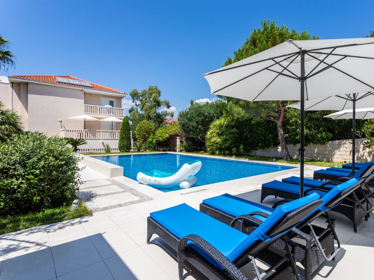 Apartment Two bedroom apartment with terrace and sea view Splitska, Brač A-23224-a - Outdoor photo 5