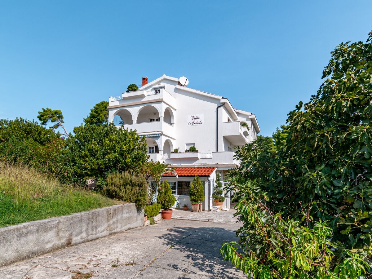 Apartment Two bedroom apartment with terrace and sea view Banjol, Rab A-5022-a - Outdoor photo 2