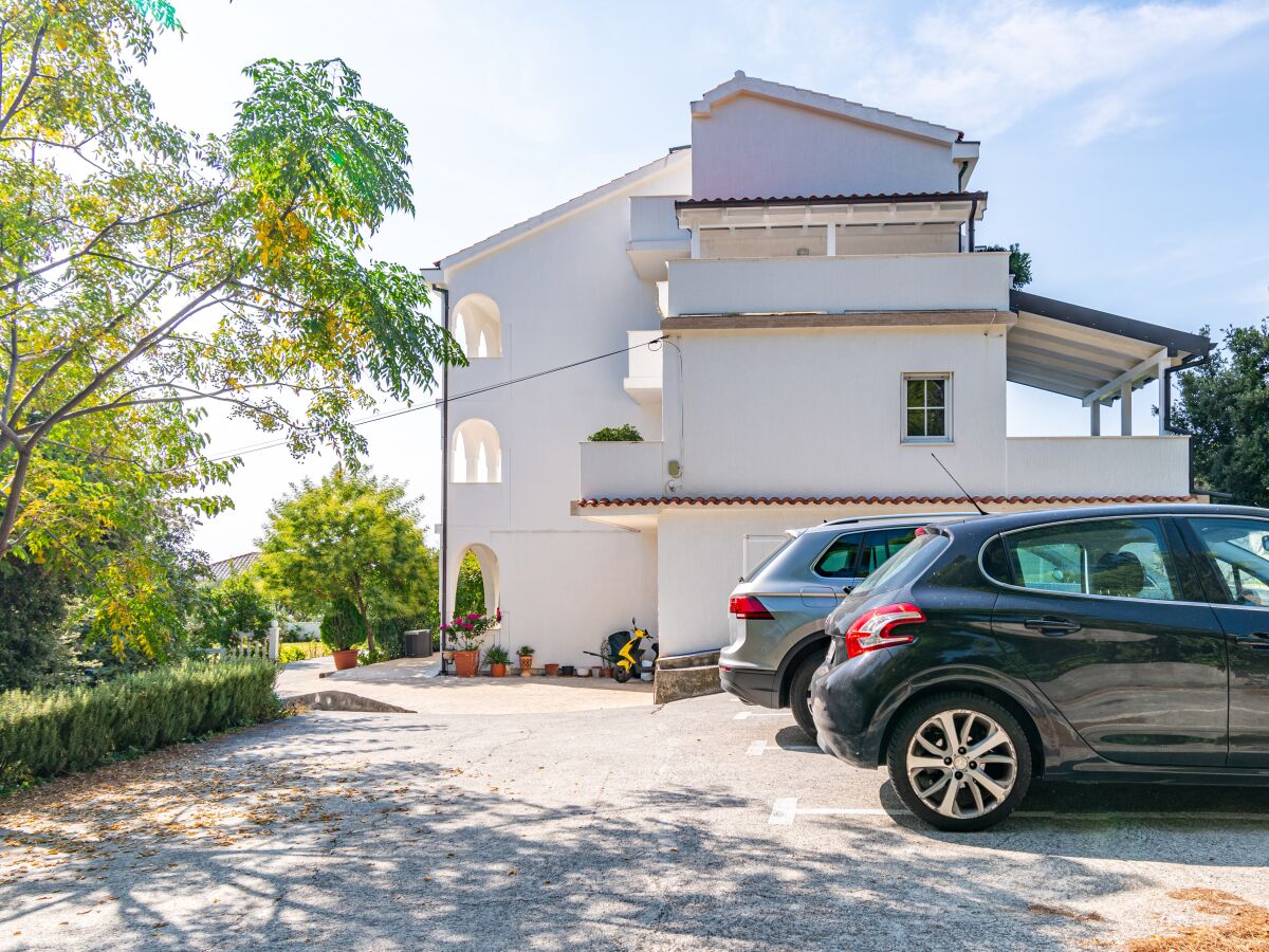 Apartment Two bedroom apartment with terrace and sea view Banjol, Rab A-5022-d - Outdoor photo 5