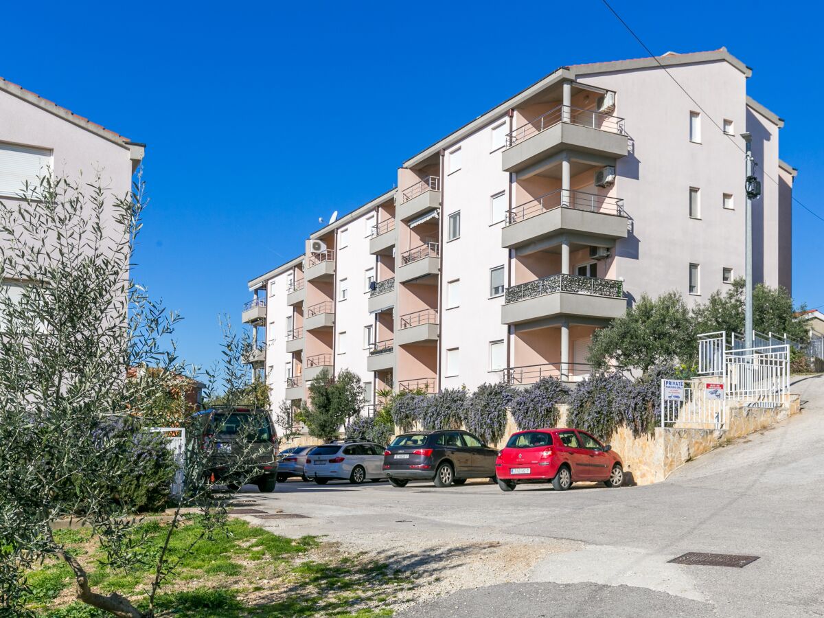 Apartment Two bedroom apartment with terrace and sea view Trogir A-23910-a