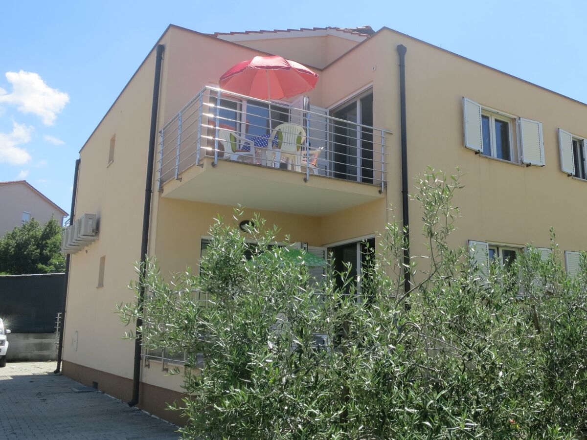 Apartment Two bedroom apartment with balcony Malinska, Krk A-19965-a