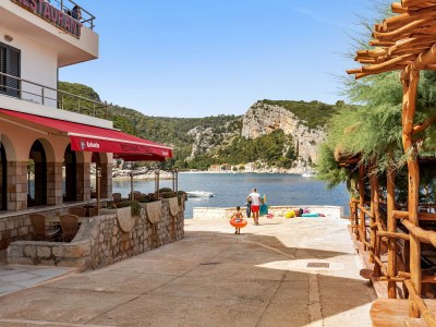Holiday room near beach Cove Pokrivenik, Hvar S-2069-b - Outdoor photo 32