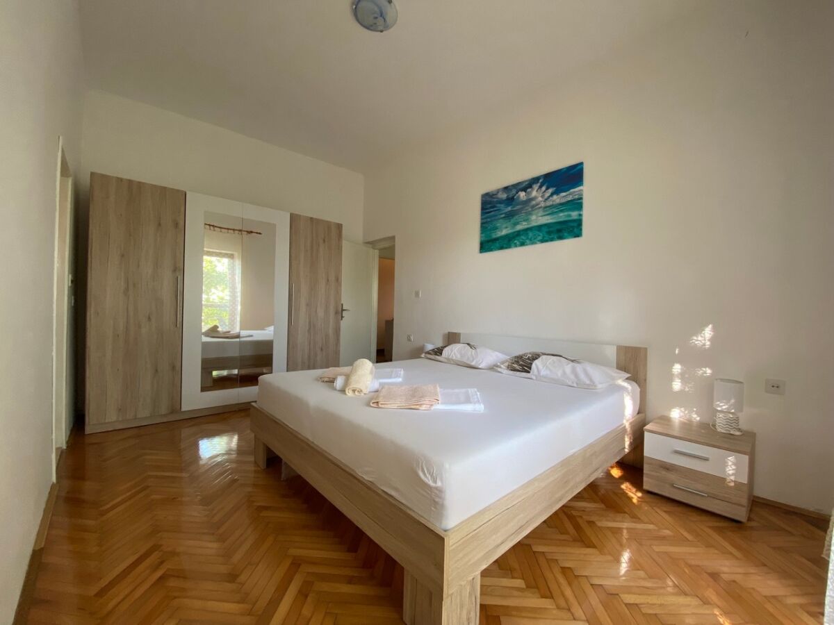 Apartment One bedroom apartment with terrace and sea view Ivan Dolac, Hvar A-22459-a