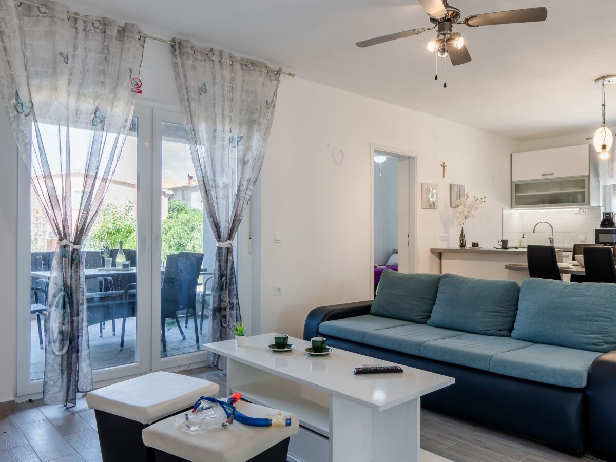 Apartment Three bedroom apartment with terrace Vir A-23333-a