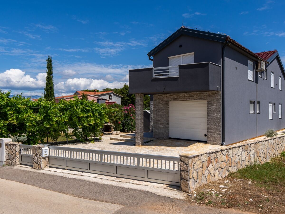 Apartment Three bedroom apartment with terrace Vir A-23333-a - Outdoor photo 4