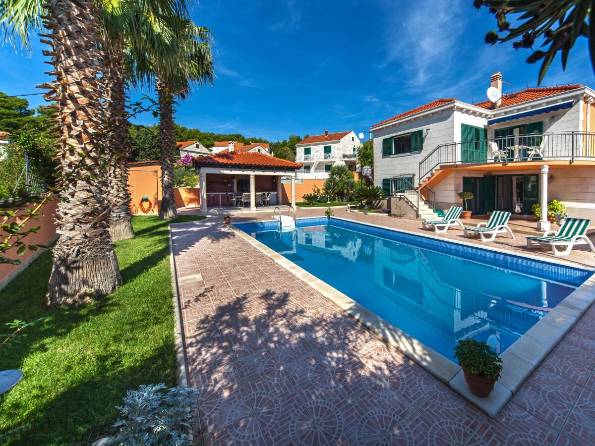 Holiday house Three bedroom house with terrace Sumartin, Brač K-21247