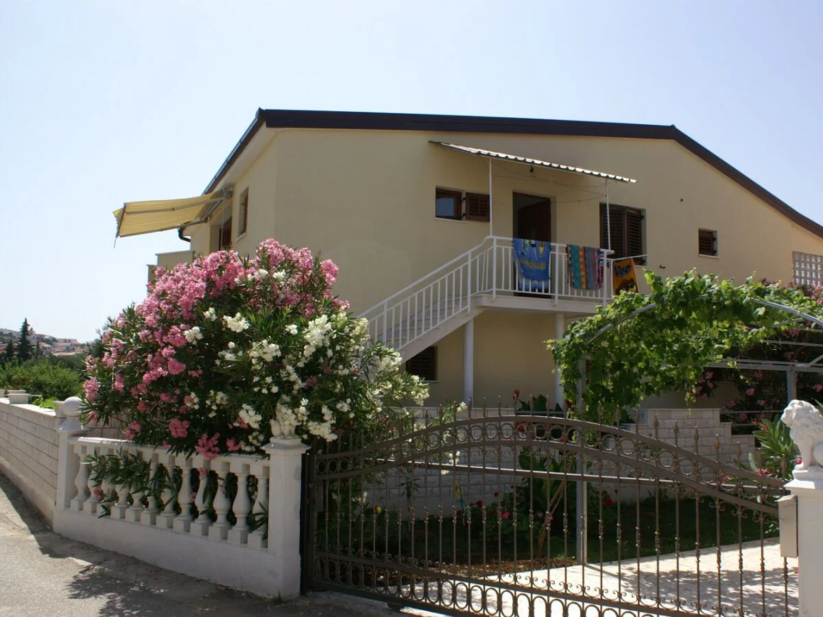 Apartment Apartments with parking space Rogoznica - 4218 - Outdoor photo 2