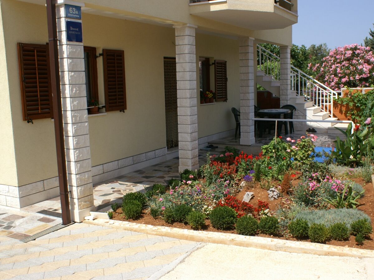 Apartment Apartments with parking space Rogoznica - 4218 - Outdoor photo 5