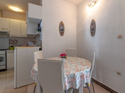 Apartment Two bedroom apartment with terrace Jelsa, Hvar A-134-a - Outdoor photo 17