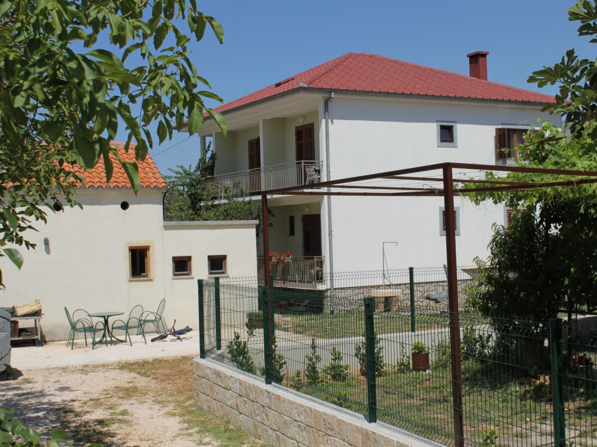 Apartment Three bedroom apartment near beach Seline, Paklenica A-6544-a - Outdoor photo 4