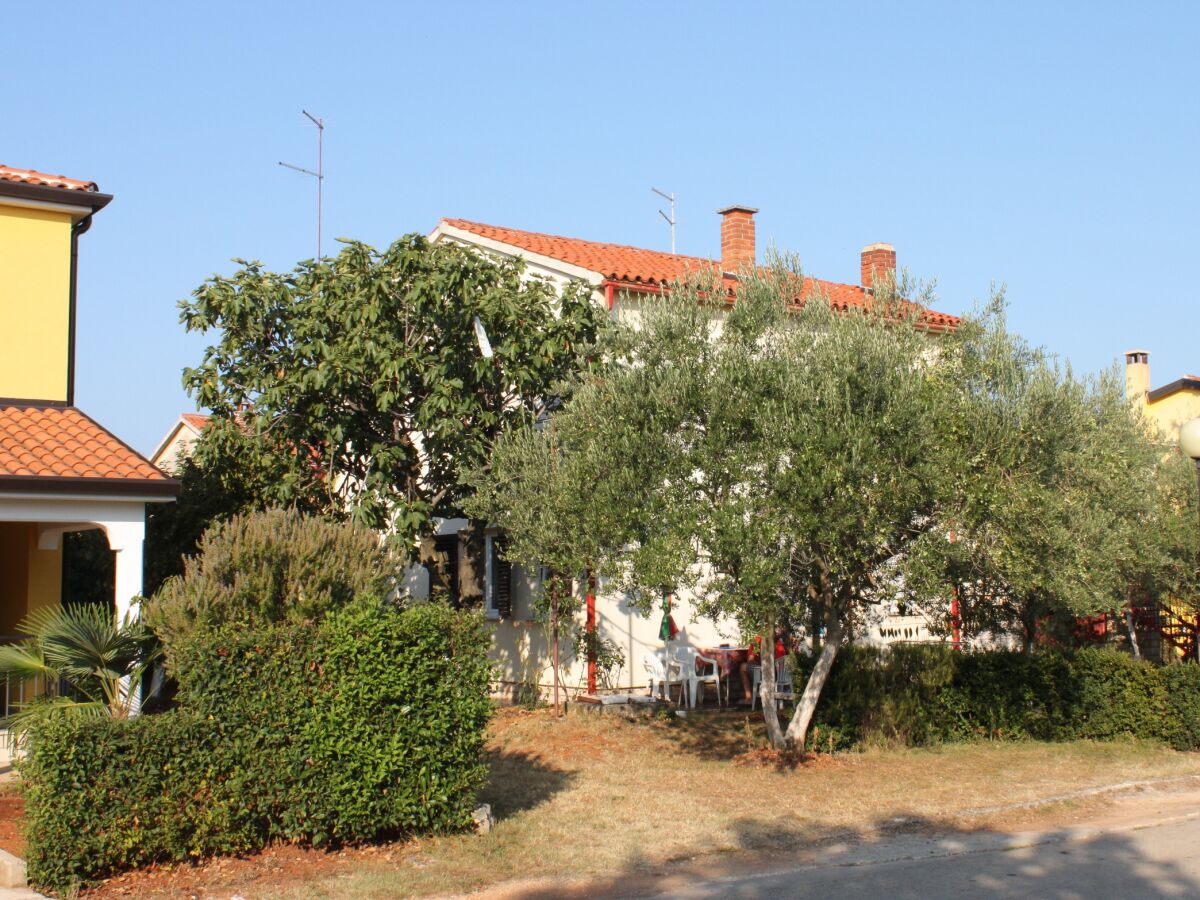 Apartment Two bedroom apartment with terrace Umag A-6994-b - Outdoor photo 2