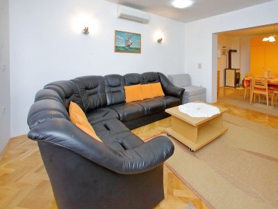 Apartment Two bedroom apartment with terrace Bibinje, Zadar A-18110-a - Outdoor photo 8