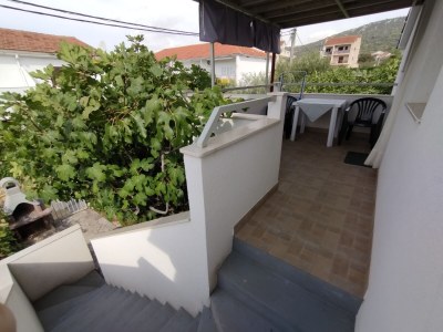Apartment One bedroom apartment with terrace and sea view Vinišće, Trogir A-11003-a - Outdoor photo 16