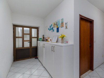 Apartment Two bedroom apartment with balcony and sea view Brela, Makarska A-24416-a - Outdoor photo 14
