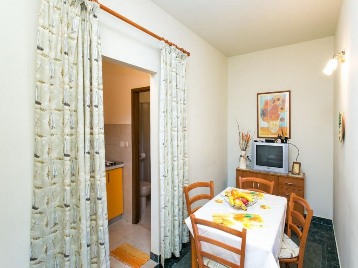 Apartment Apartments Elelu - Two-Bedroom Apartment with Terrace - Features photo 2