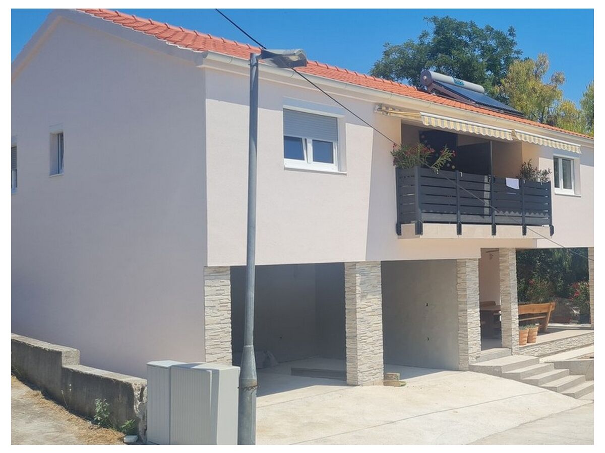 Apartment One bedroom apartment with balcony Sali, Dugi otok A-24159-a