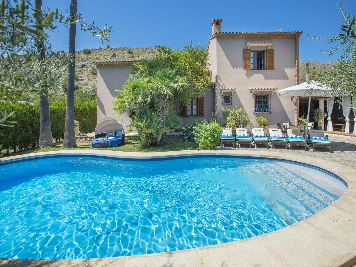 Villa Villa in Pollensa with Private Pool & BBQ