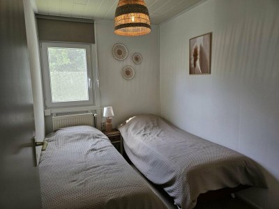 Holiday house Bungalow in park with fenced garden - Features photo 14
