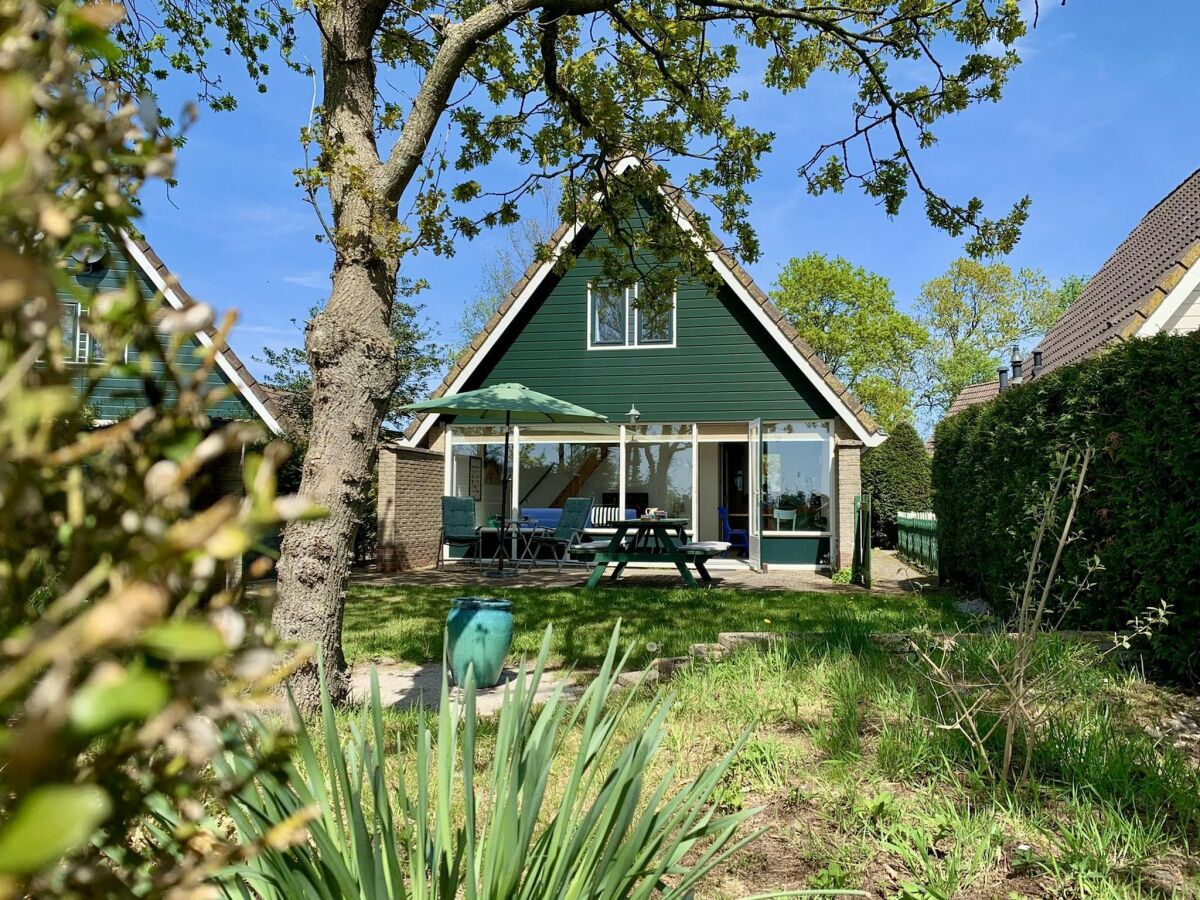Holiday house Holiday bungalow in Sint Maartensbrug