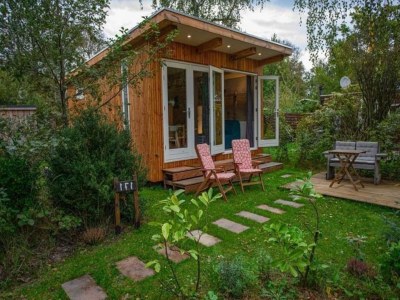 Holiday house Charmantes Chalet in Sint Maartenszee - Outdoor photo 2