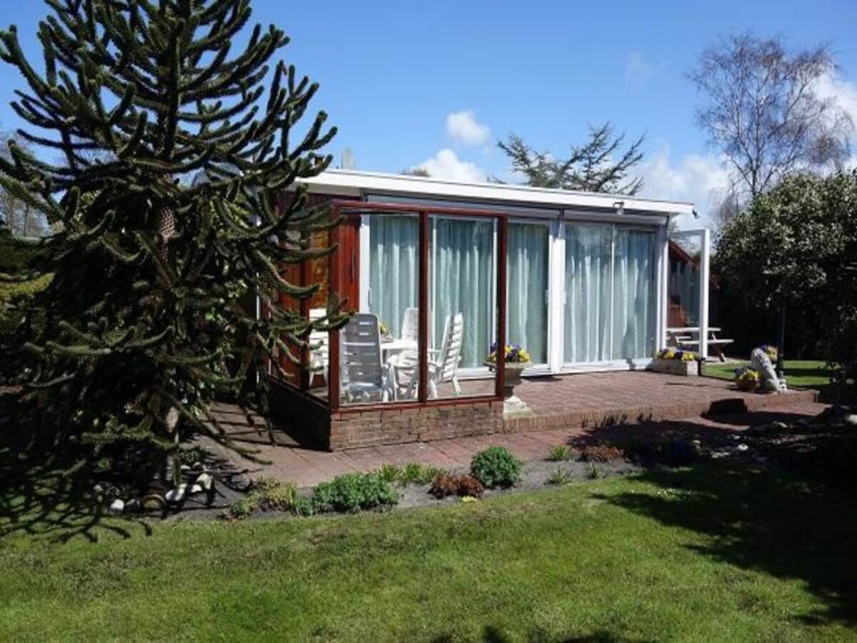 Holiday house Family bungalow near the beach and sea.