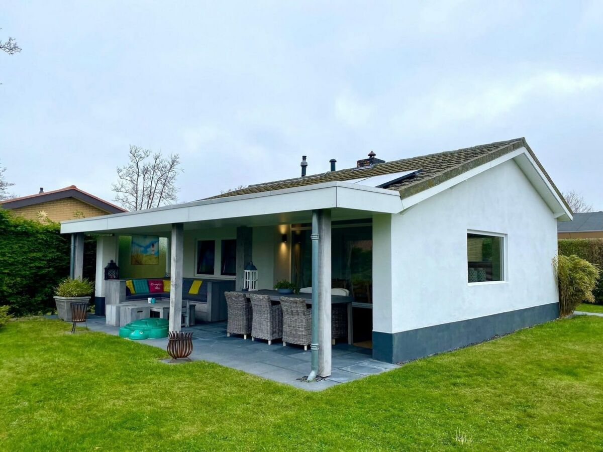 Holiday house Lovely holiday bungalow with garden