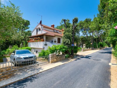 Apartment Two bedroom apartment with balcony Artatore, Lošinj A-2509-d - Outdoor photo 2