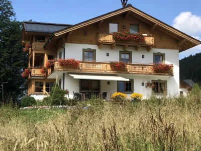 Holiday apartment Sonnberg Groß - Haus Hirschpoint in Faistenau - Holiday apartment