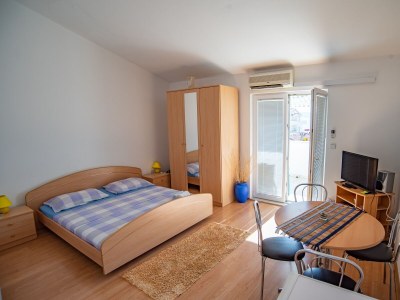 Apartment One bedroom apartment near beach Sumpetar, Omiš A-2808-b in Jesenice - Apartment