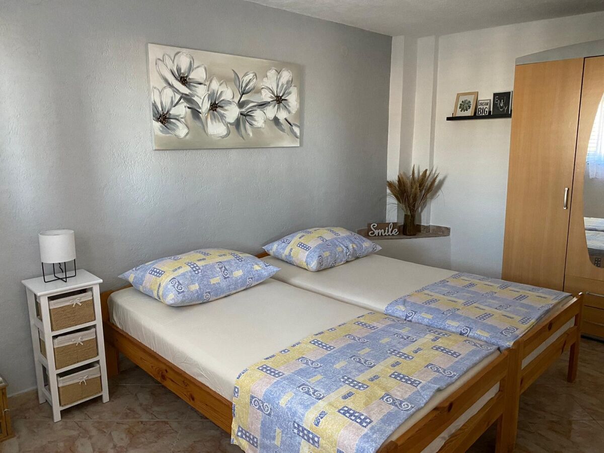 Apartment One bedroom apartment with terrace and sea view Sutivan, Brač A-2846-a