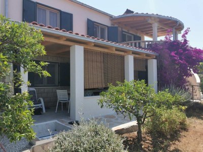 Apartment Three bedroom apartment with terrace and sea view Splitska, Brač A-2923-b - Outdoor photo 5