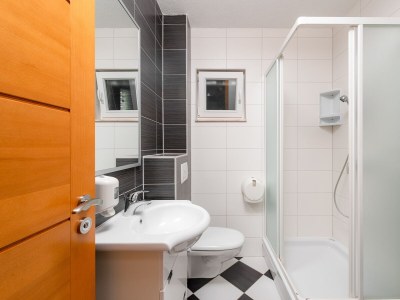 Apartment Two bedroom apartment with balcony and sea view Tučepi, Makarska A-3193-e - Outdoor photo 8