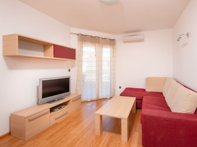 Apartment Two bedroom apartment with balcony and sea view Tučepi, Makarska A-3193-h - Outdoor photo 7
