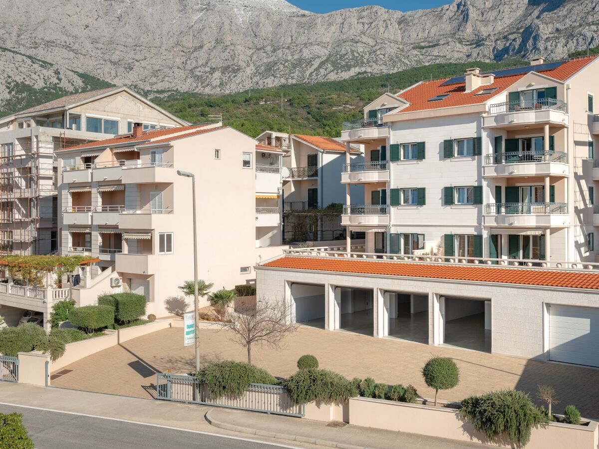 Apartment Two bedroom apartment with balcony and sea view Tučepi, Makarska A-3193-i - Outdoor photo 2