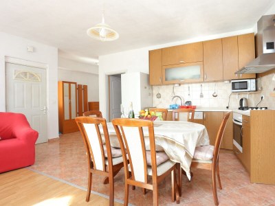 Apartment One bedroom apartment with balcony and sea view Tučepi, Makarska A-2676-c in Tučepi - Apartment