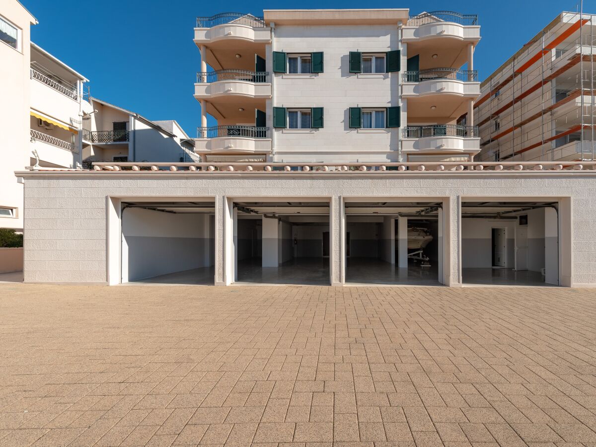 Apartment Two bedroom apartment with terrace Tučepi, Makarska A-3193-n - Outdoor photo 5