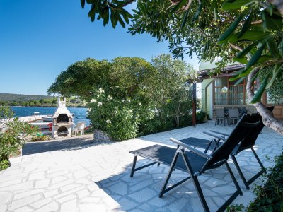 Apartment Two bedroom apartment near beach Veli Rat, Dugi otok A-438-a in Veli Rat - Apartment