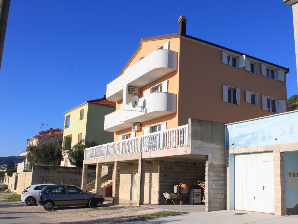 Apartment Two bedroom apartment with balcony and sea view Seget Vranjica, Trogir A-8507-b - Outdoor photo 2