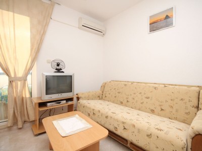 Apartment Two bedroom apartment with balcony and sea view Seget Vranjica, Trogir A-8507-b - Outdoor photo 7