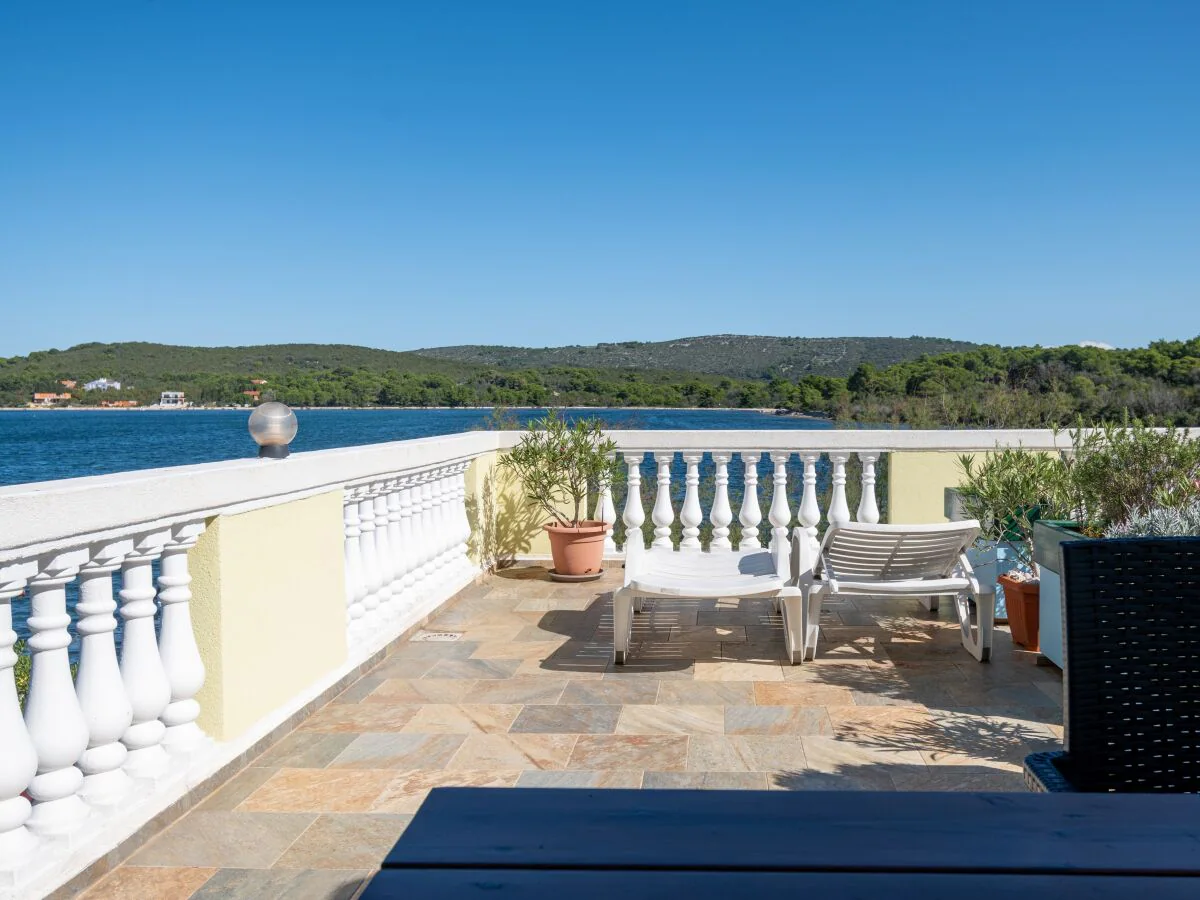 Apartment One bedroom apartment near beach Veli Rat, Dugi otok A-438-c