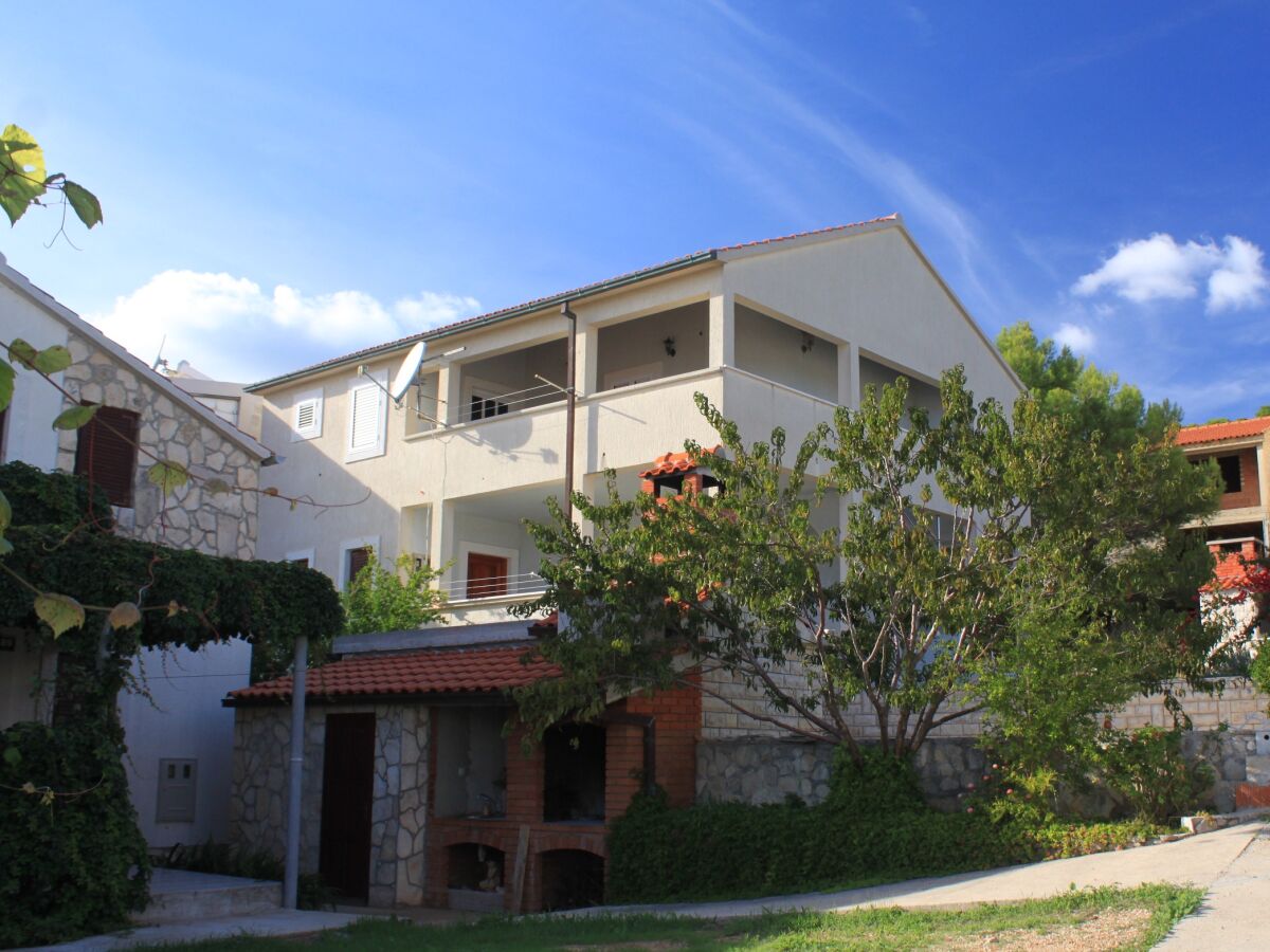 Apartment Three bedroom apartment with terrace and sea view Milna, Vis A-8896-b - Outdoor photo 2