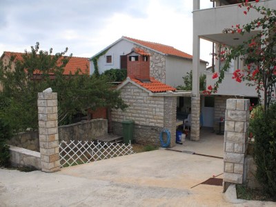 Apartment Three bedroom apartment with terrace and sea view Milna, Vis A-8896-b - Outdoor photo 11