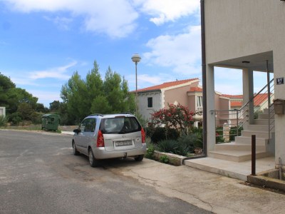 Apartment Three bedroom apartment with terrace and sea view Milna, Vis A-8896-b - Outdoor photo 12